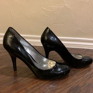Jessica Simpson classic black heel